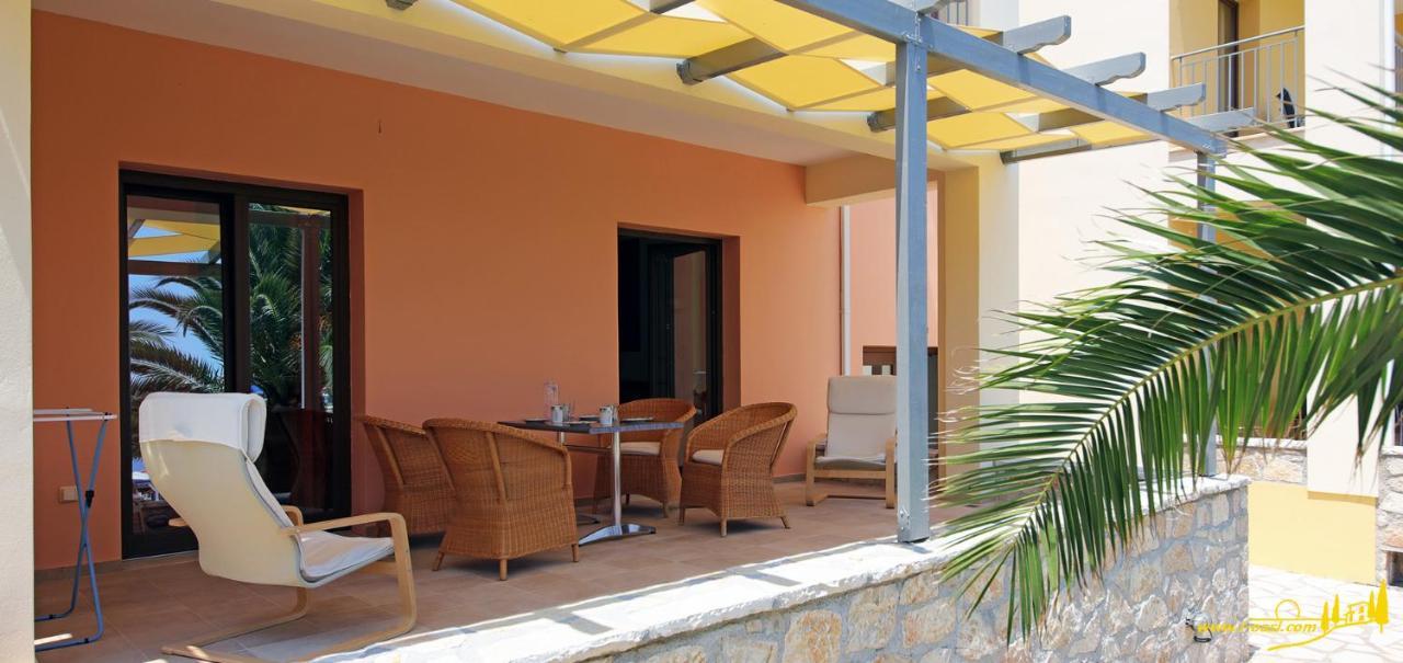 Oasis By The Sea Lejlighedshotel Chiliadou  Eksteriør billede